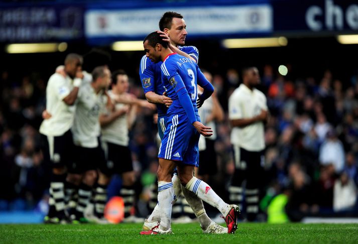 Ashley Cole og John Terry eiga það sameiginlegt að hafa lent í ýmsum málum utan vallar sem hafa ekki bætt ímynd þeirra.