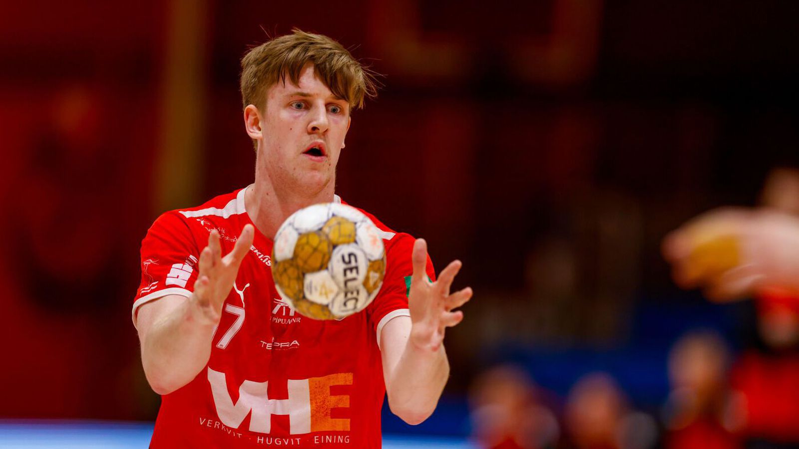 Haukar - FH | Á heima­velli en undir í bar­áttunni um Hafnar­fjörð