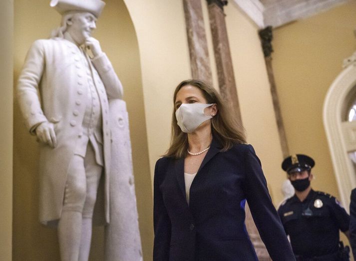 Amy Coney Barrett er aðeins 48 ára gömul og mun sitja í Hæstarétti næstu áratugina.