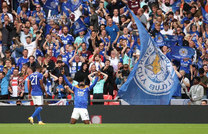 Kelechi Iheanacho fagnar markinu sem skildi liðin að.