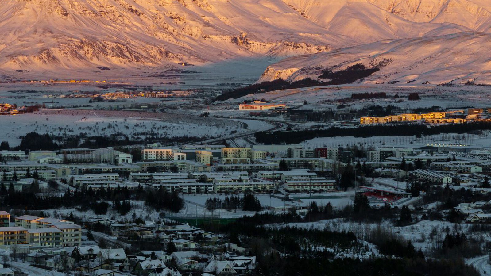 Hvít jörð á höfuð­borgar­svæðinu og víðar - Vísir