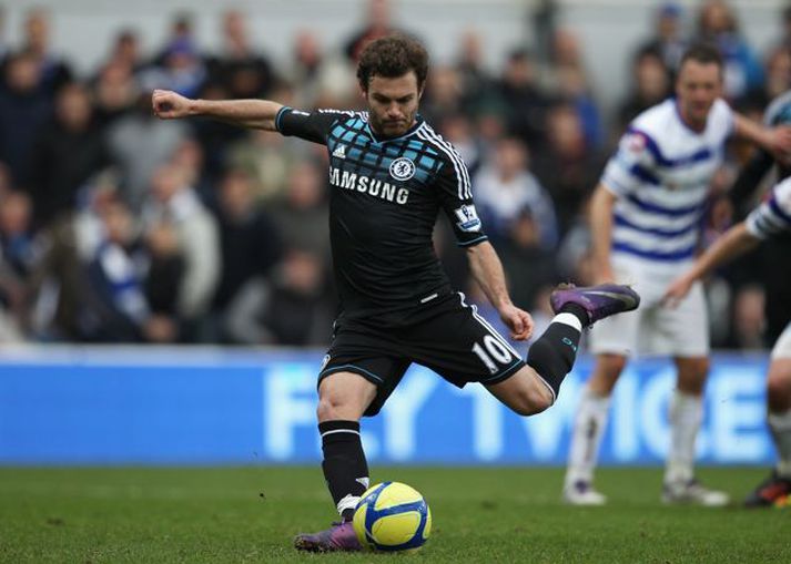 Juan Mata skoraði af öryggi úr spyrnunni.