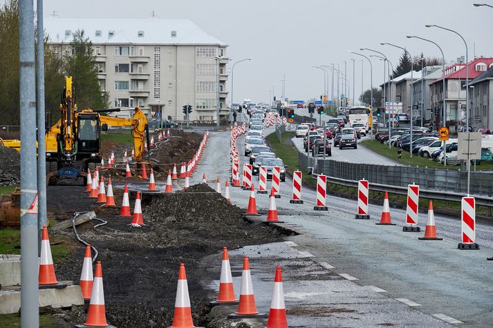 Frá framkvæmdunum við Miklubraut.