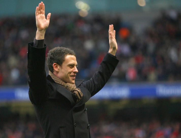Wayne Bridge heilsaði í dag upp á stuðningsmenn City.