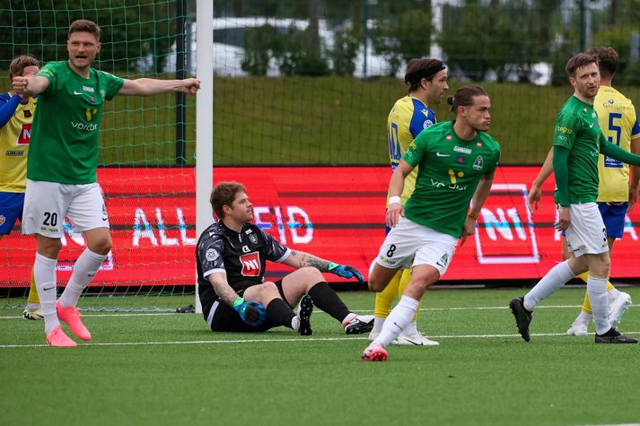 Viktor Karl Einarsson fagnar hér sigurmarki sínu á Kópavogsvellinum í gær.