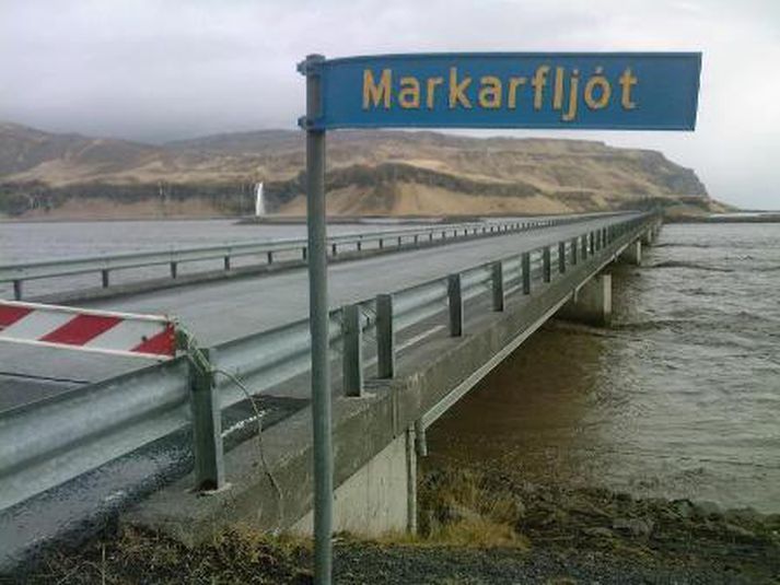 Vegaskilti við Markarfljót