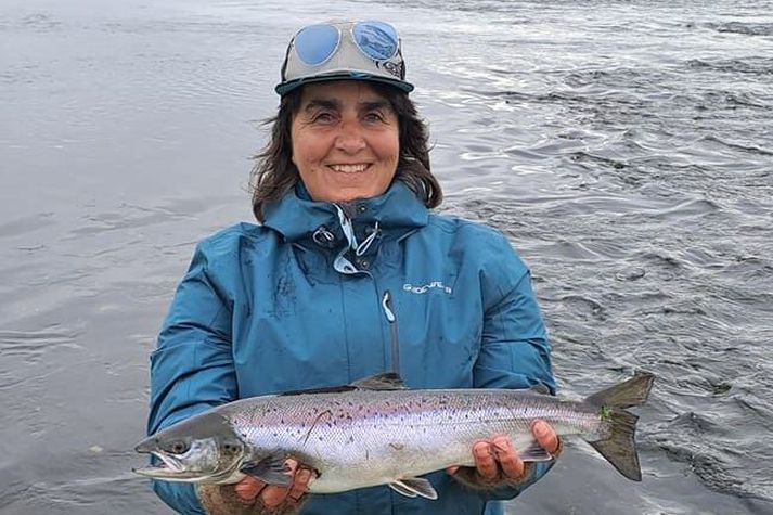Esther Guðnónsdóttir formaður Stóru-Laxárdeildar Veiðfélags Árnesinga lýsir ótrúlegum atgangi í tengslum við veiðirétt við Iðu, sem er á mörkum Stóru-Laxár og Hvítár. Hún segir deiluna fyrir löngu komin út yfir öll velsæmismörk.