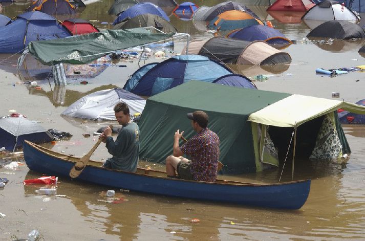 Tveir jafnfljótir dugðu ekki alltaf á Glastonbury 2005.