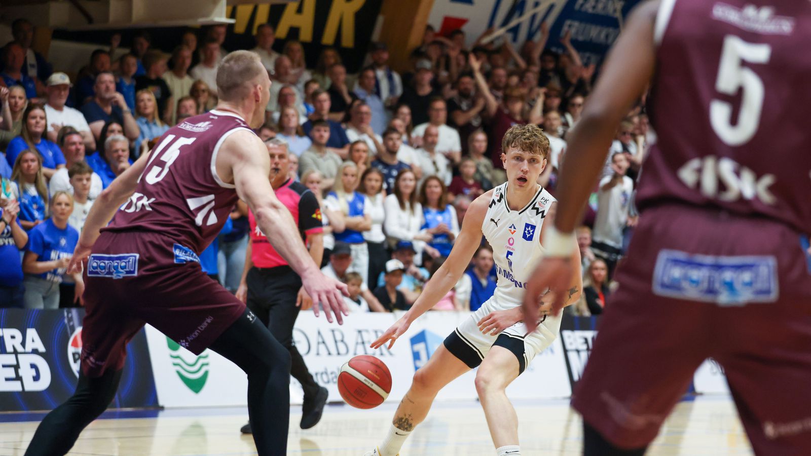 Tinda­stóll - Stjarnan | Undanúrslitin hefjast í Síkinu