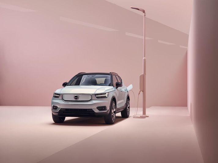 Volvo XC40 Recharge 100% hreinn rafmagnsjepplingur.