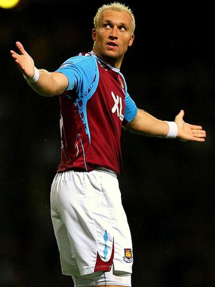 Dean Ashton.