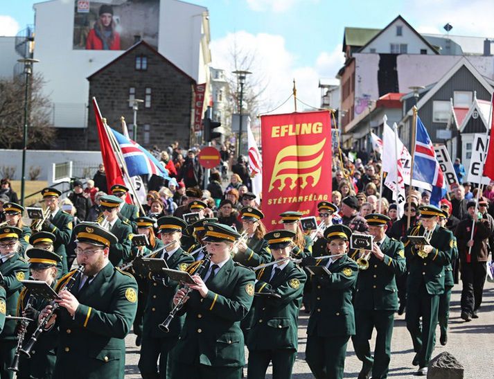 Landssambandi íslenska verslunarmanna samþykkti nýjan kjarasamning.