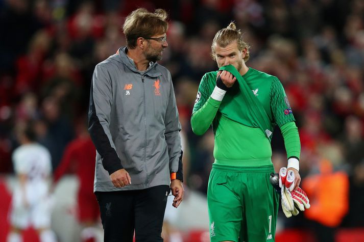 Klopp og Karius ræða saman.