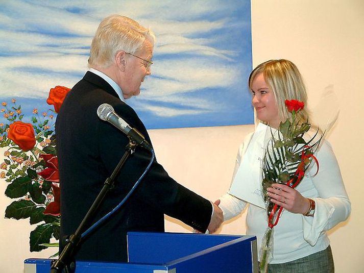 Forseti Íslands óskar Maríu Vilborgu Guðbergsdóttur til hamingju með styrk að fjárhæð 150 þúsund króna sem Tónlistarfélagi Akureyrar var úthlutað.