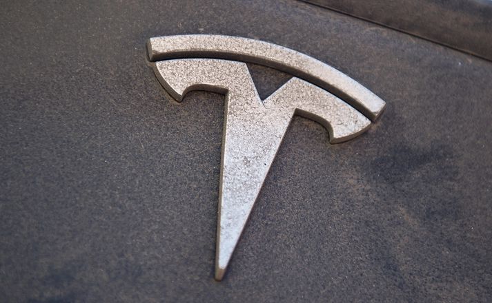 Rafbílaframleiðandinn Tesla býður upp sjálfstýribúnað í bílum sínum.