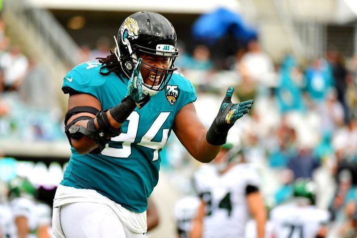 Dawuane Smoot fagnar í leik með liði Jacksonville Jaguars.