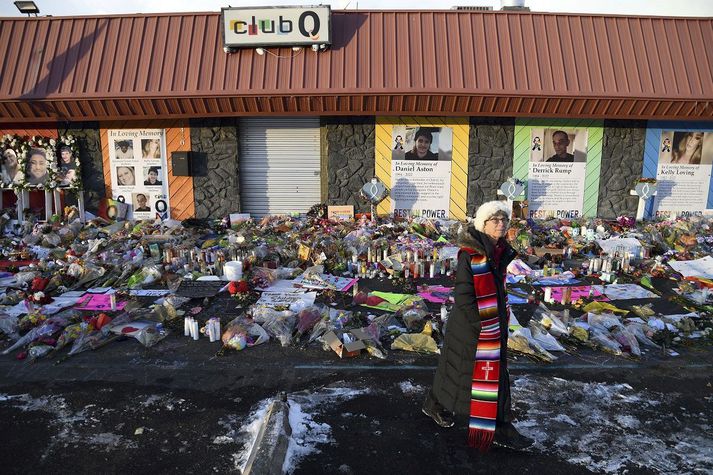 Fimm dóu og sautján særðust í skothríðinni á Club Q í Colorado Springs.