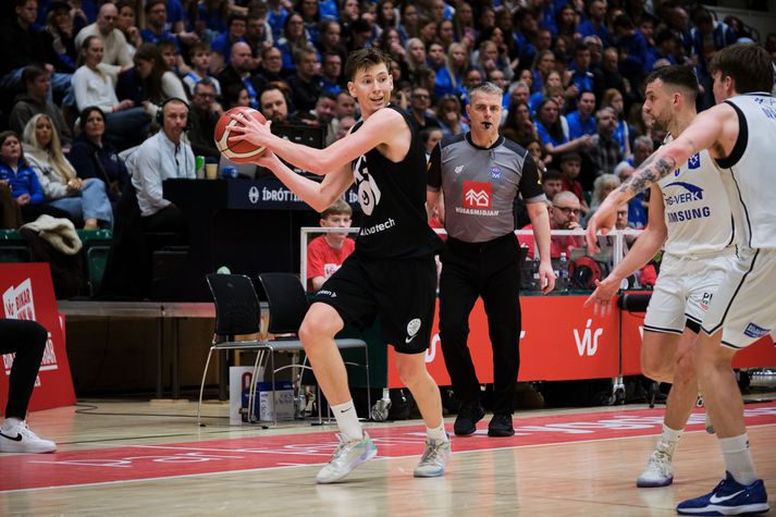 Nýkrýndir bikarmeistarar KR mæta til leiks í Bónus deildinni 