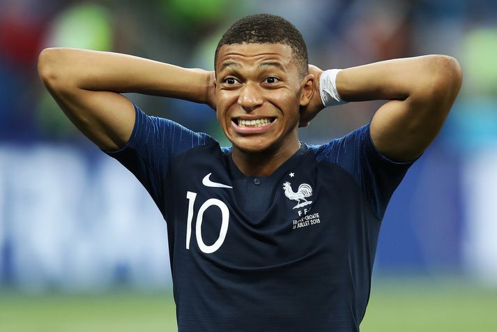 Kylian Mbappé fagnaði markinu á æfingunni eins og hann þegar hann skoraði í úrslitaleik HM í Rússlandi sumarið 2018.