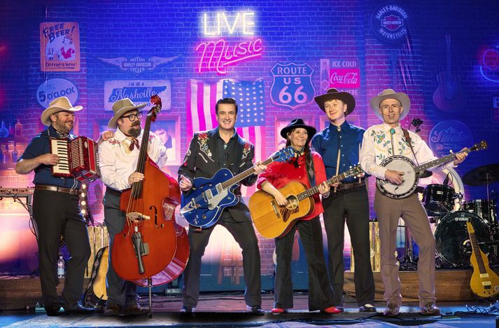 Meðal annars verða flutt lög eftir Dolly Parton, Johnny Cash, Willie Nelson og Patsy Cline.