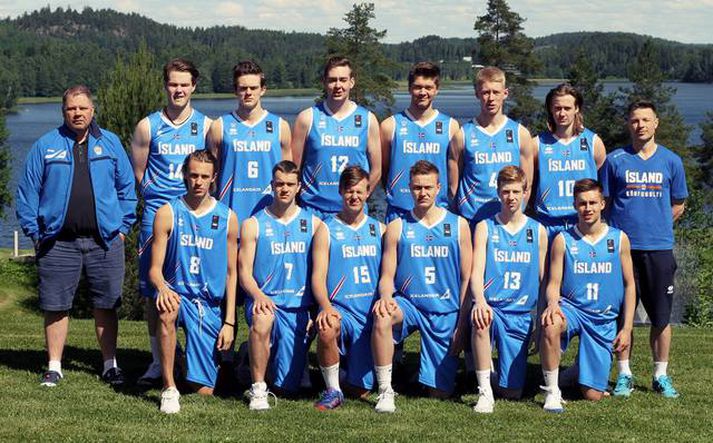 Lið Íslands sem keppir á Evrópumóti U18 í körfubolta