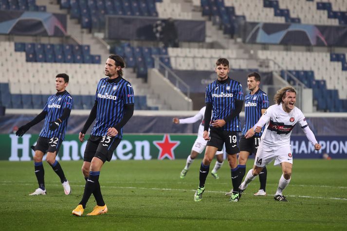 Alexander Scholz fagnar eftir að hafa komið Midtjylland yfir gegn Atalanta.