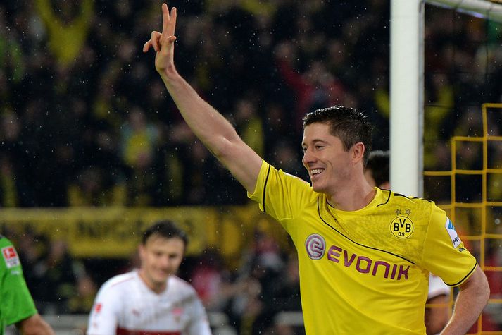 Robert Lewandowski fagnar hér marki í kvöld