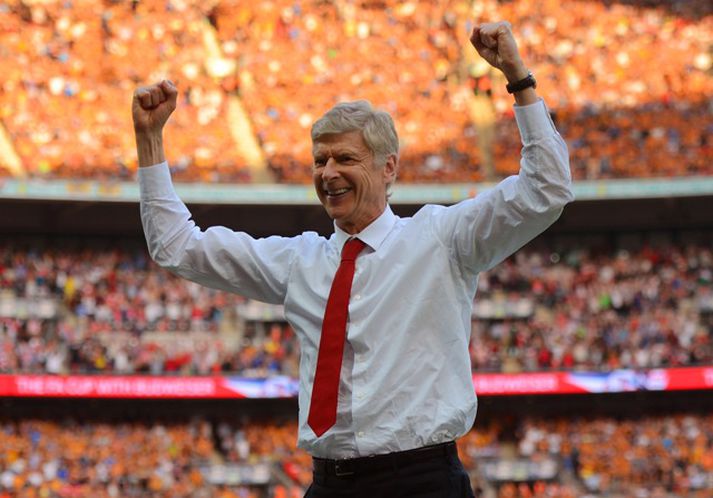 Níu ára bið Arsene Wenger eftir titli lauk í gær.