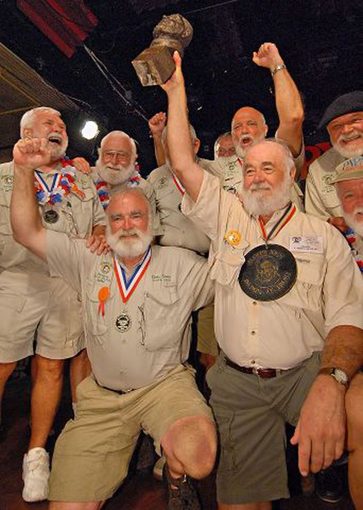 Larry Austin, fremstur til hægri, var valinn líkastur Ernest Hemingway. FréttAblaðið/AP