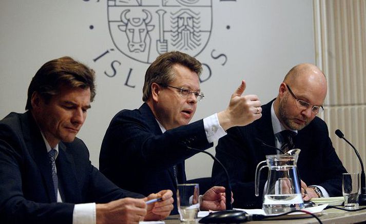 Í Seðlabankanum Arnór Sighvatsson aðstoðarseðlabankastjóri, Már Guðmundsson seðlabankastjóri og Þórarinn G. Pétursson aðalhagfræðingur kynntu í gær stýrivaxtaákvörðun og efnahagsspá Seðlabanka Íslands. Fréttablaðið/Pjetur