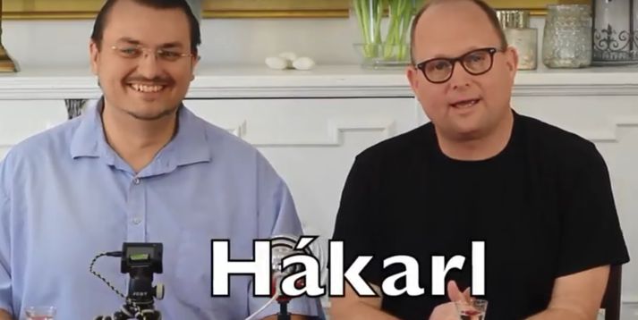 Þeir Andreas og Sam munu líklega aldrei fá sér hákarl aftur.