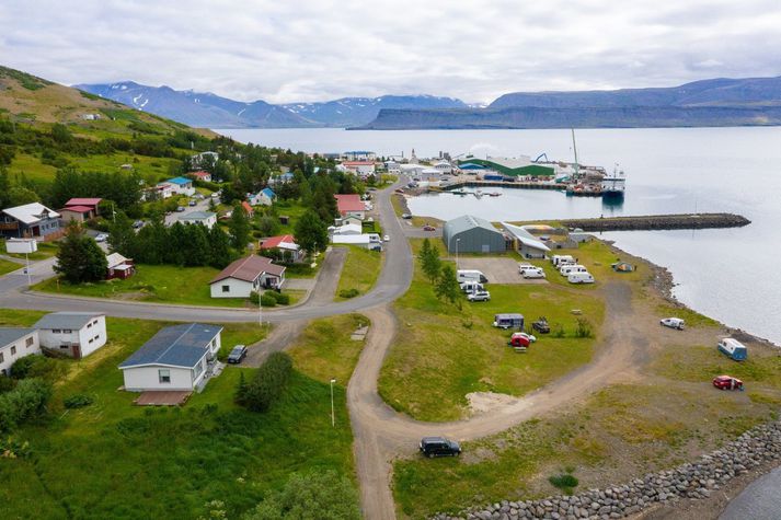 Patreksfjörður og Bíldudalur eru stærstu þéttbýlisstaðirnir í Vesturbyggð. Myndin er frá Bíldudal.