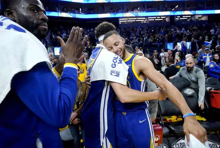 Stephen Curry, Klay Thompson og Draymond Green hafa aðeins náð ellefu mínútum saman á gólfinu með Golden State Warriors á þessu tímabili.