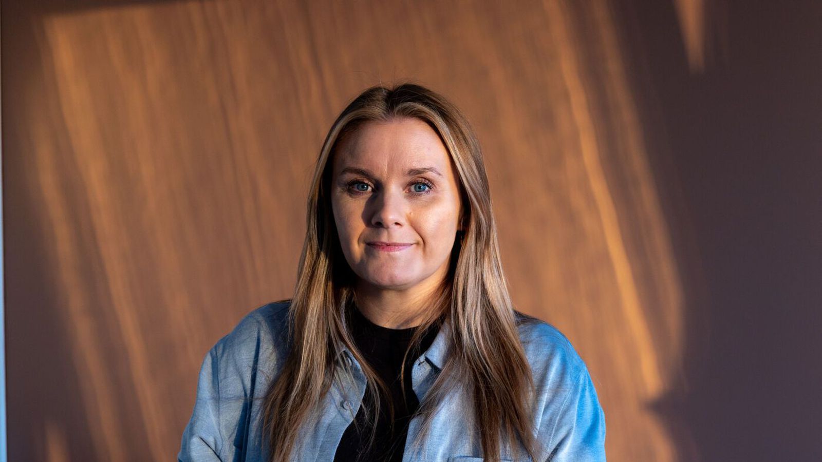 Gestum neyðarskýla fækkar veru­lega milli ára