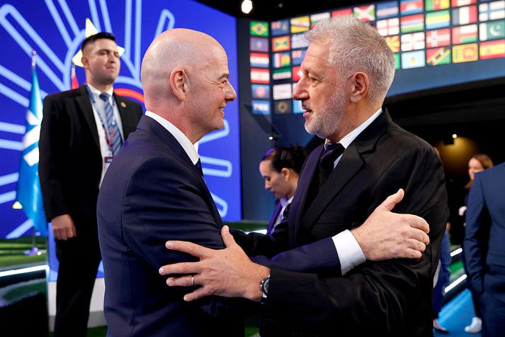Infantino og Marchi ræddu málin á ársþingi FIFA í Paragvæ í maí. Þingið frestaðist um hríð vegna seinagangs Infantino sem var upptekinn með Bandaríkjaforseta og konungi Sádi-Arabíu.