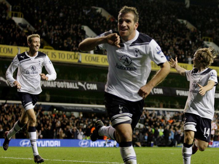 Rafael van der Vaart fagnar einu marka sinna í vetur.