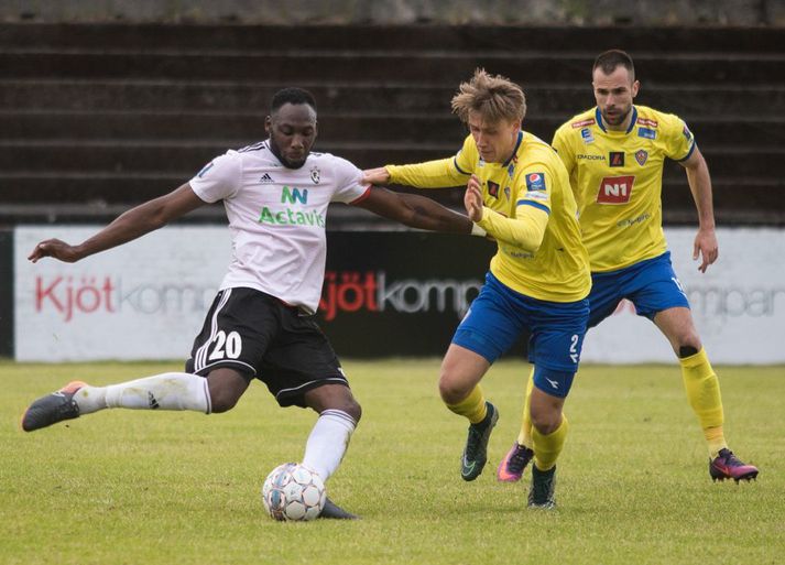Bjarni Mark Antonsson (nr. 2) í leik með KA gegn FH í Mjólkurbikarnum 2018.