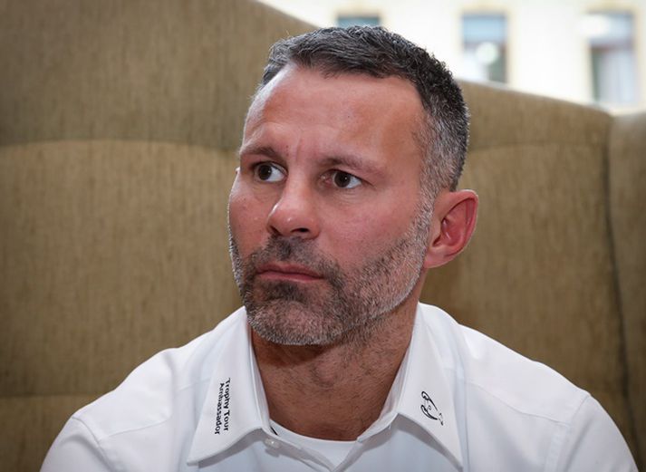 Giggs hefur aldrei verið aðalþjálfari en var aðstoðarmaður Louis van Gaal hjá Manchester United um tveggja ára skeið.