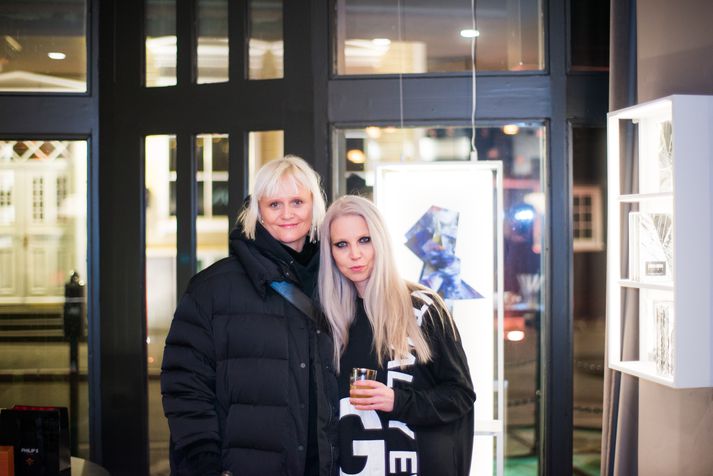 Stílistinn Ellen Lofts og Andrea Maack í partýinu.