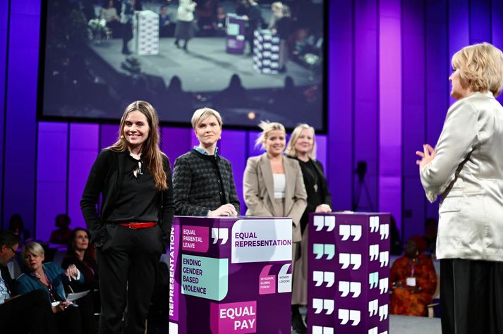 Katrín Jakobsdóttir og Kristrún Frostadóttir tóku þátt á Heimsþingi kvenleiðtoga á síðasta ári. 