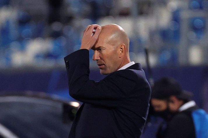 Real Madrid vs Shakhtar Donetsk epa08762795 Real Madrid's head coach Zinedine Zidane reacts during the UEFA Champions League group B soccer match between Real Madrid and Shakhtar Donetsk at Alfredo Di Stefano stadium in Madrid, Spain, 21 October 2020. EPA-EFE/JUANJO MARTIN