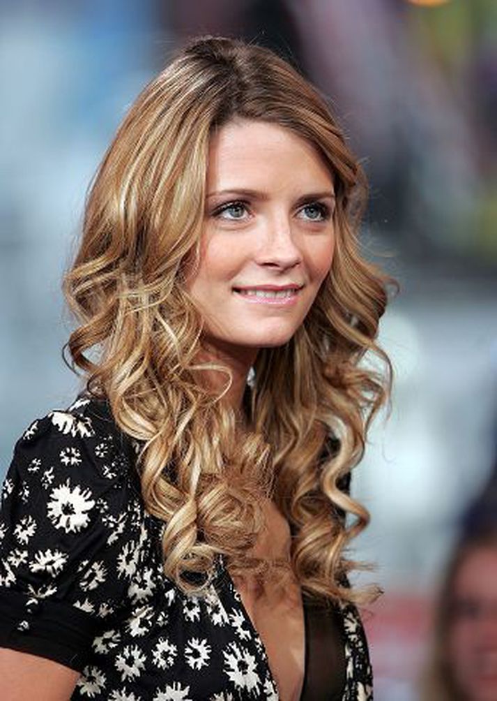 Mischa Barton Er hætt í þáttunum um ríku krakkana í OC og sækist eftir hlutverki í Aðþrengdum eiginkonum.