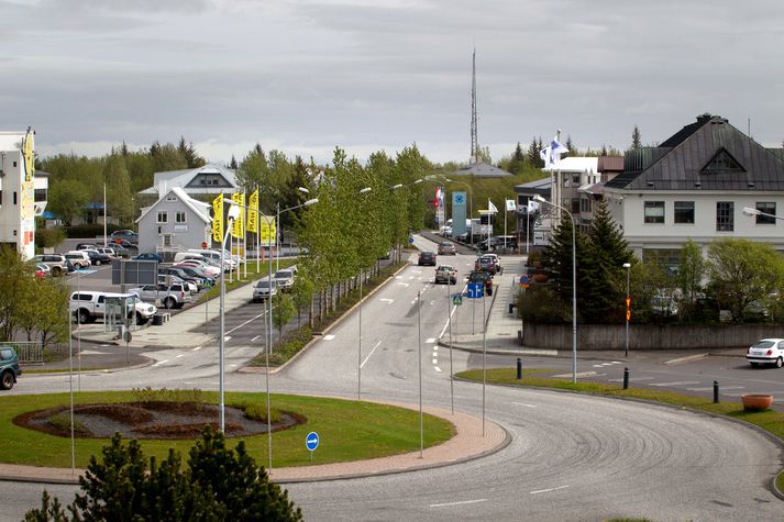 Sjálfstæðisflokkurinn er langstærsti flokkurinn í Árborg, samkvæmt  nýrri könnun. Helstu kosningamálin eru miðbæjarskipulag og svo frárennslismál.