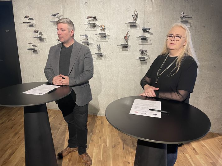 Þorgeir F. Óðinsson, formaður Samtaka leikjaframleiðenda, og Erna Arnardóttir, framkvæmdastjóri mannauðsmála hjá CCP.