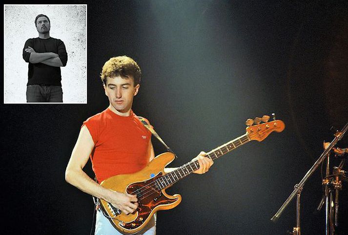 Róbert Dan (uppi til vinstri) og John Deacon bassaleikari hljómsveitarinnar Queen.