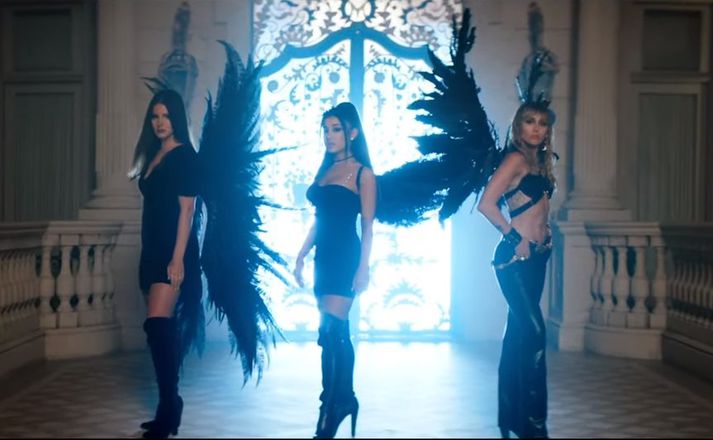 Ariana Grande, Lana Del Rey og Miley Cyrus skarta vængjum í tónlistarmyndbandinu fyrir Don't Call Me Angel.
