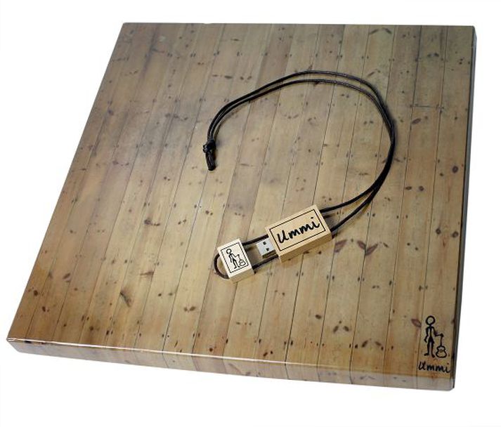 Glæsileg umgjörð Plata Umma Guðjónssonar er glæsileg, hún er á vínyl en þeir sem eiga ekki plötuspilara geta notast við usb-kubb sem fylgir með.