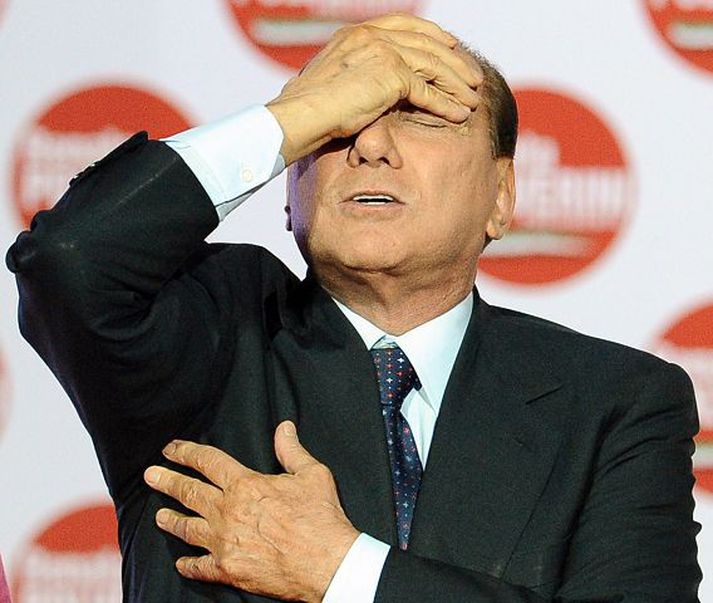 Silvio Berlusconi Reyndi sitt besta til að fá hægrisinna á kjörstað.
fréttablaðið/AP