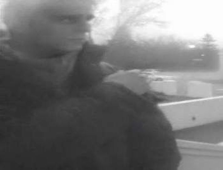 Jón Einar Randversson. Þessi mynd náðist af honum í gegnum öryggismyndavél þegar hann braust inn til eiganda Securitas.