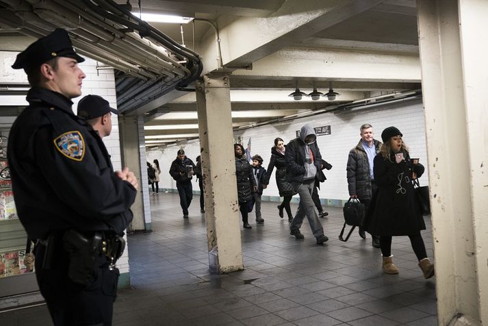 Ullah sagði lögregluþjónum að hann hefði hlotið innblástur frá Íslamska ríkinu en er ekki talinn hafa verið í samskiptum við vígamenn samtakanna.